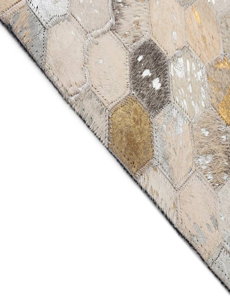 Detail image of 5' 2 x 7' 11 Cowhide - Patchwork Rug