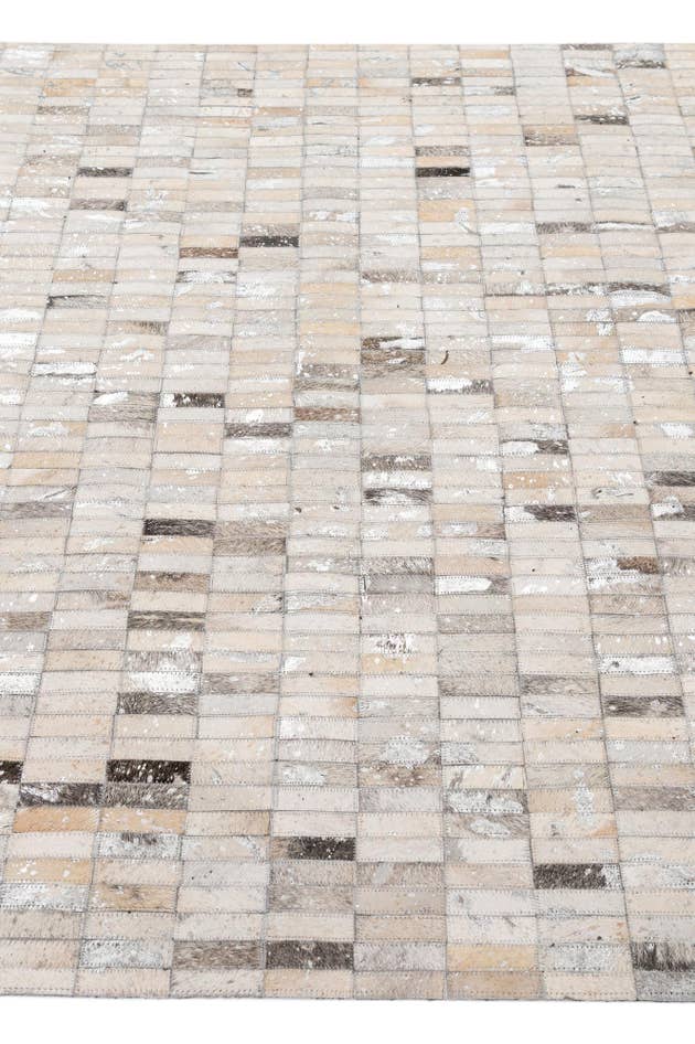 Detail image of 5' 1 x 8' Cowhide - Patchwork Rug