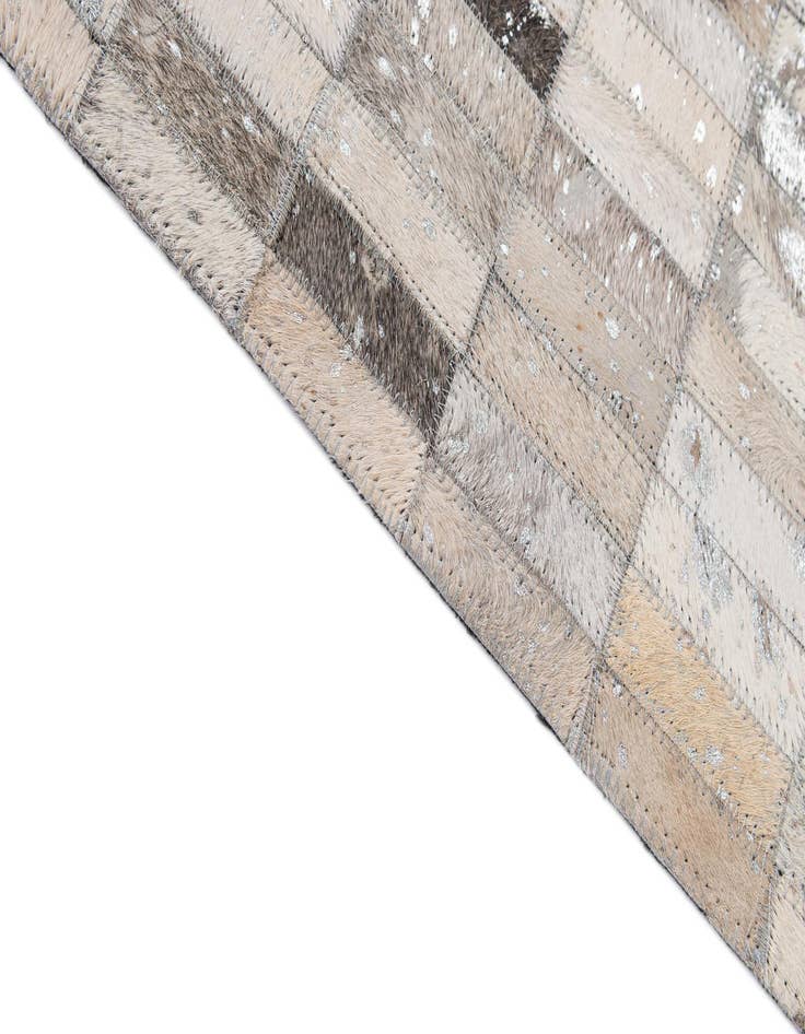 Detail image of 5' 1 x 8' Cowhide - Patchwork Rug