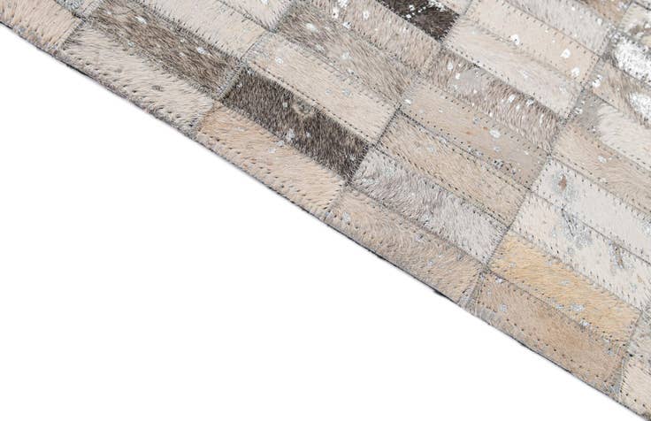 Detail image of 5' 1 x 8' Cowhide - Patchwork Rug