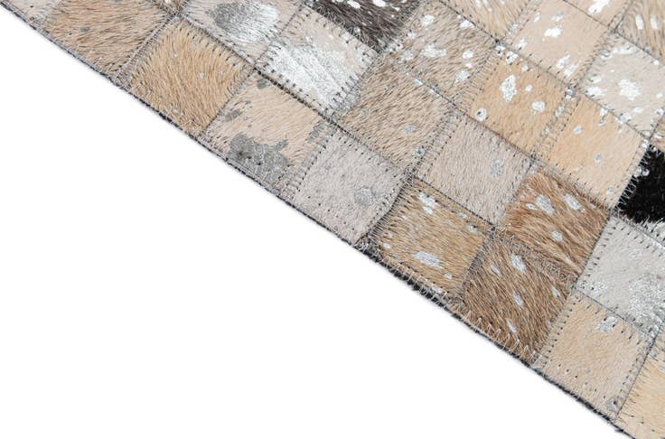 Detail image of 5' x 7' 9 Cowhide - Patchwork Rug