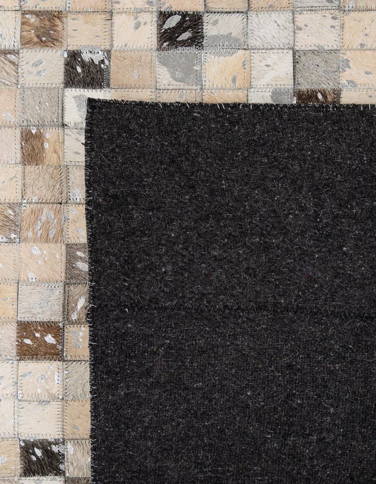 Detail image of 5' x 7' 9 Cowhide - Patchwork Rug