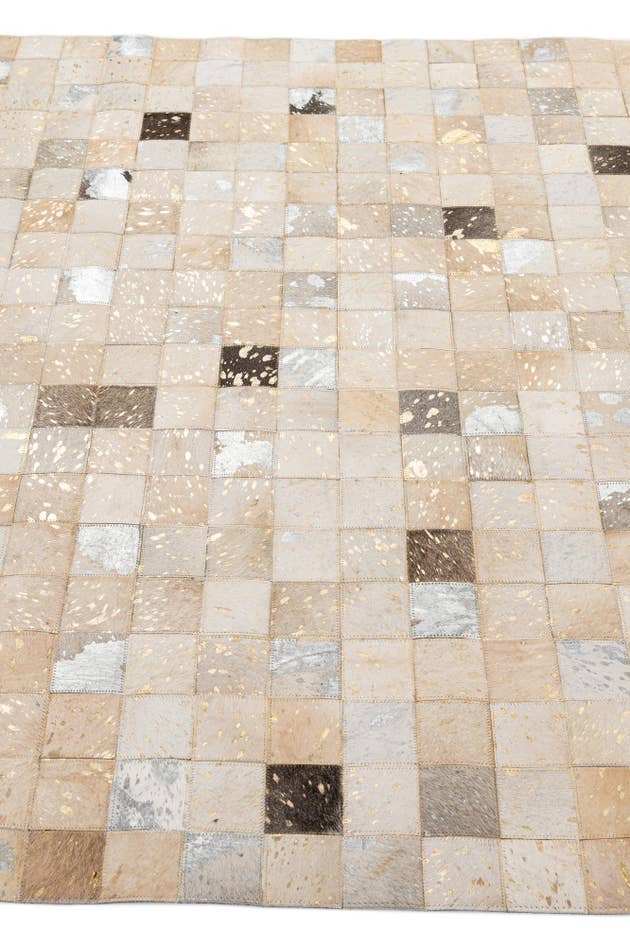 Detail image of 5' 1 x 8' Cowhide - Patchwork Rug