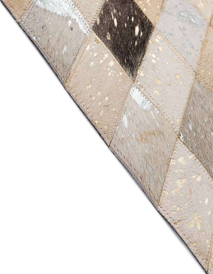 Detail image of 5' 1 x 8' Cowhide - Patchwork Rug