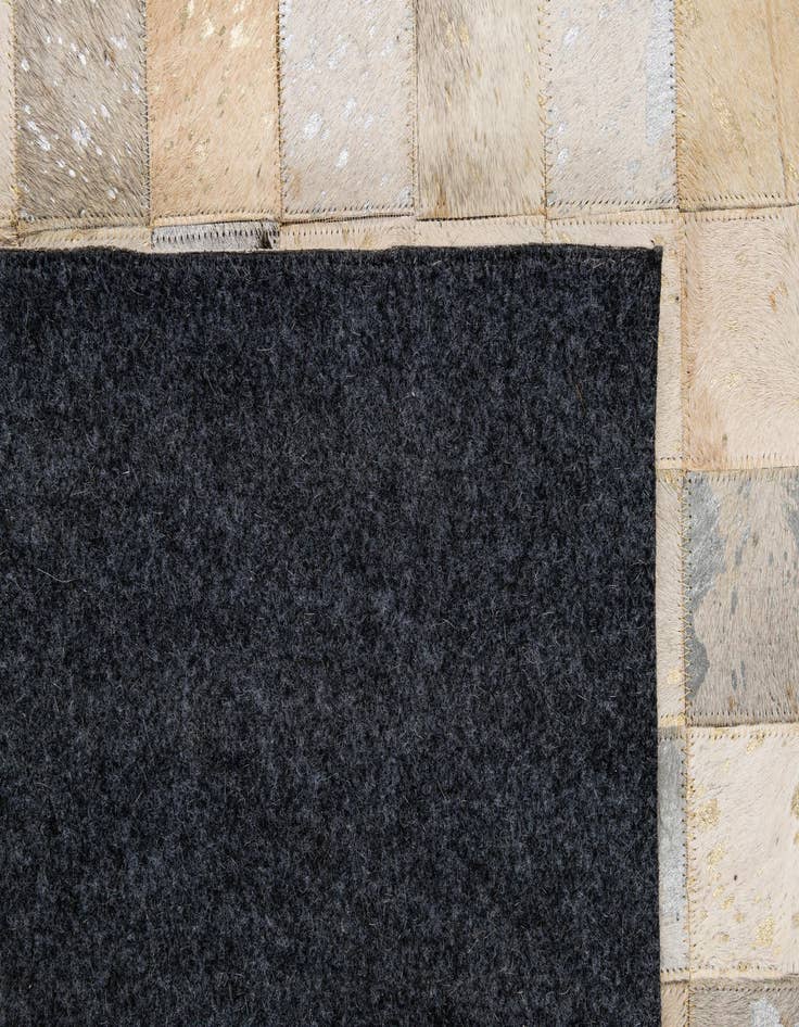 Detail image of 5' 1 x 8' Cowhide - Patchwork Rug