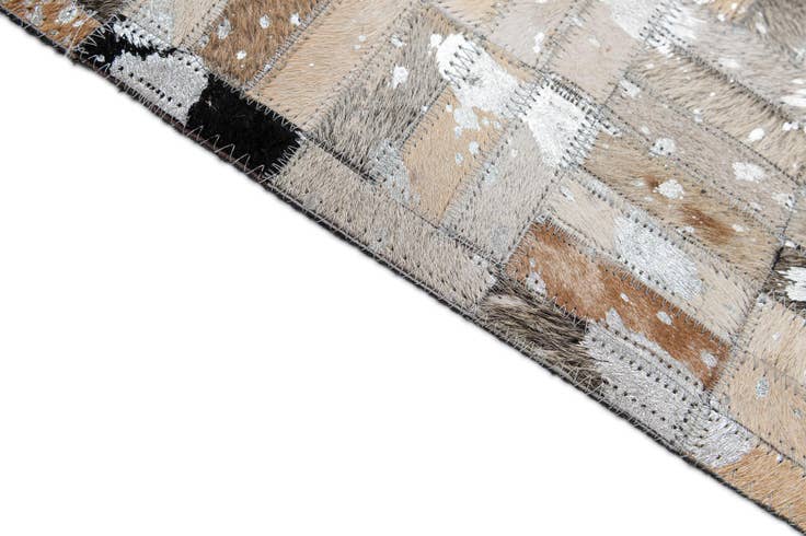Detail image of 5' 1 x 8' Cowhide - Patchwork Rug