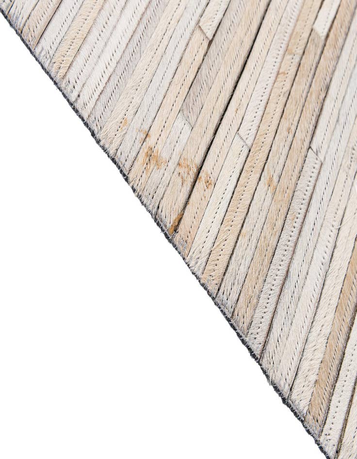 Detail image of 5' 1 x 8' Cowhide - Patchwork Rug