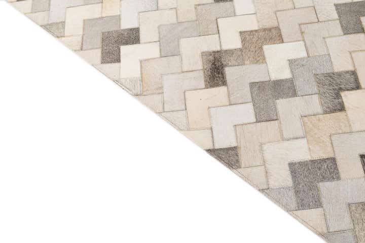 5' 2 x 8' Cowhide - Patchwork Rug