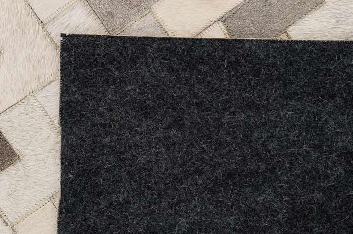 5' 2 x 8' Cowhide - Patchwork Rug