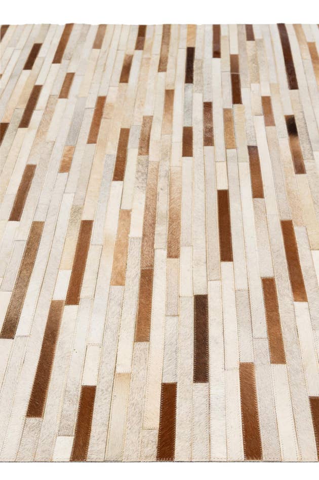 Detail image of 5' 1 x 7' 11 Cowhide - Patchwork Rug