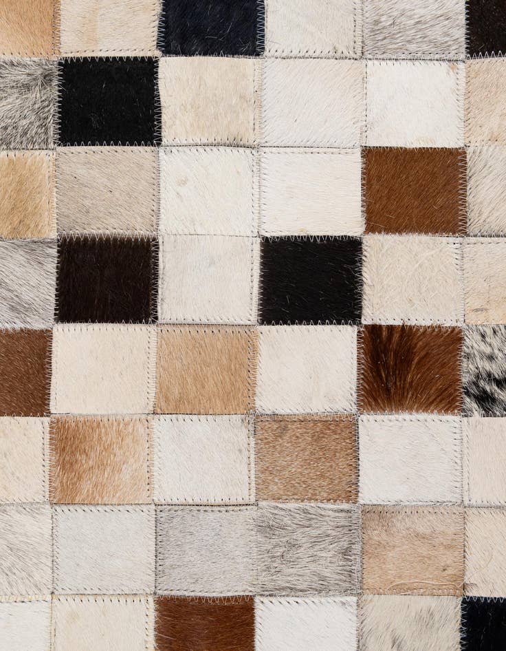 Detail image of 5' 1 x 7' 11 Cowhide - Patchwork Rug