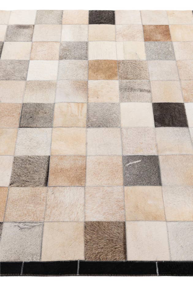 Detail image of 5' x 7' 10 Cowhide - Patchwork Rug