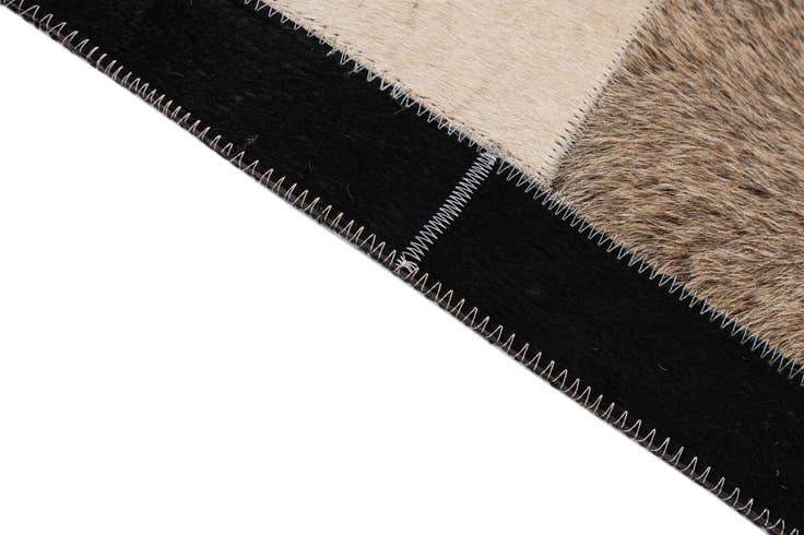 Detail image of 5' x 7' 10 Cowhide - Patchwork Rug