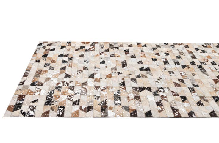 Detail image of 4' x 5' 11 Cowhide - Patchwork Rug