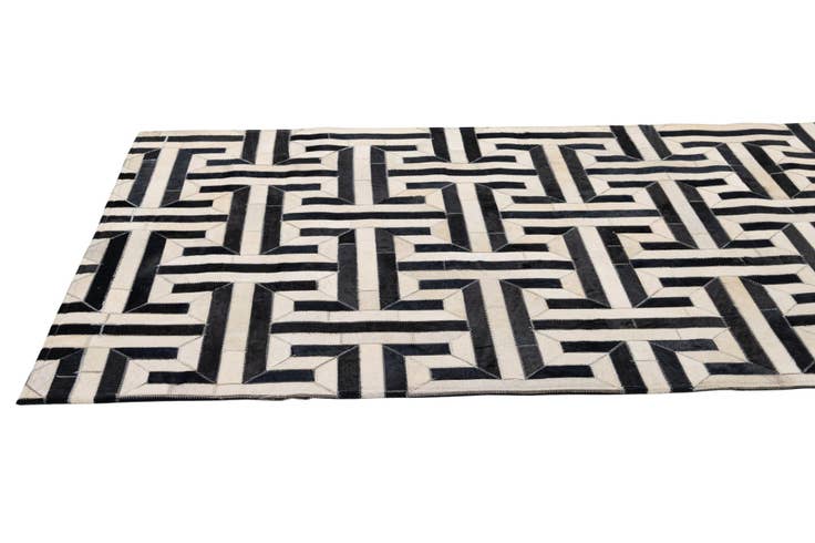 Detail image of 4' x 6' 1 Cowhide - Patchwork Rug