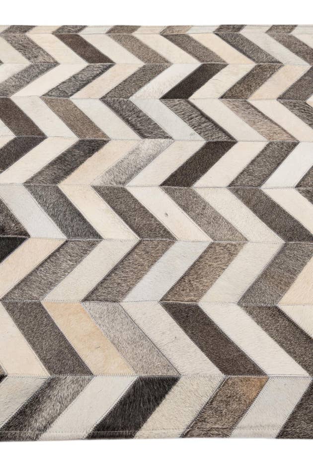 Detail image of 4' 1 x 6' 1 Cowhide - Patchwork Rug