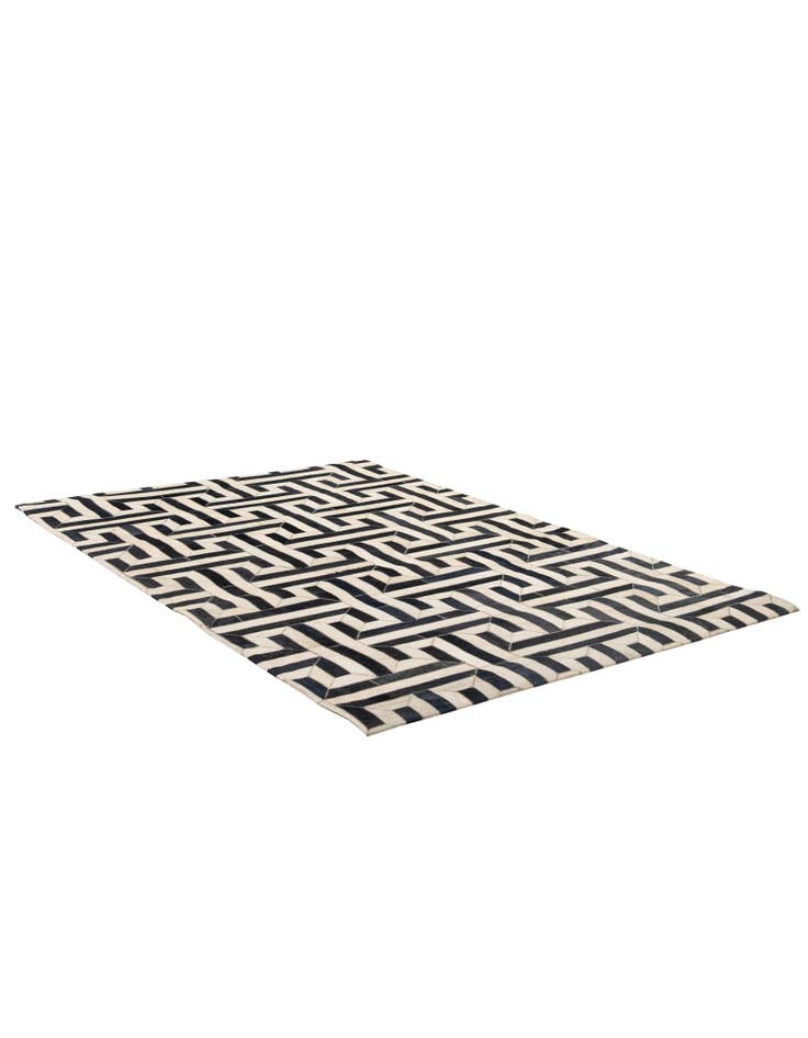 Detail image of 4' 2 x 6' 2 Cowhide - Patchwork Rug