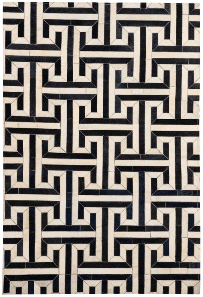 Detail image of 4' 2 x 6' 2 Cowhide - Patchwork Rug
