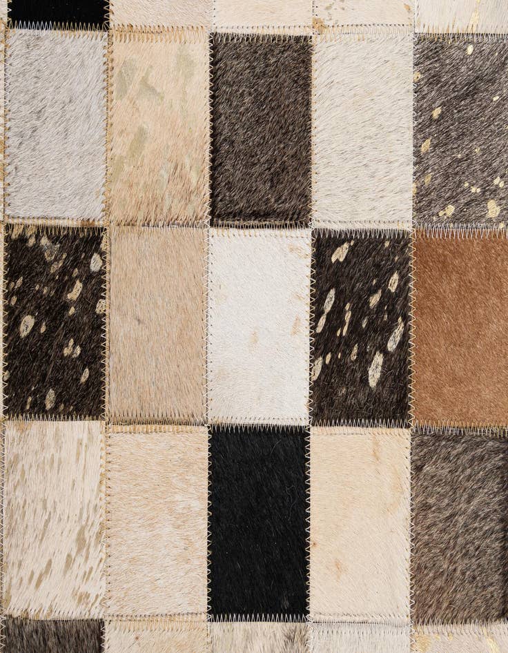 Detail image of 4' 1 x 6' 1 Cowhide - Patchwork Rug
