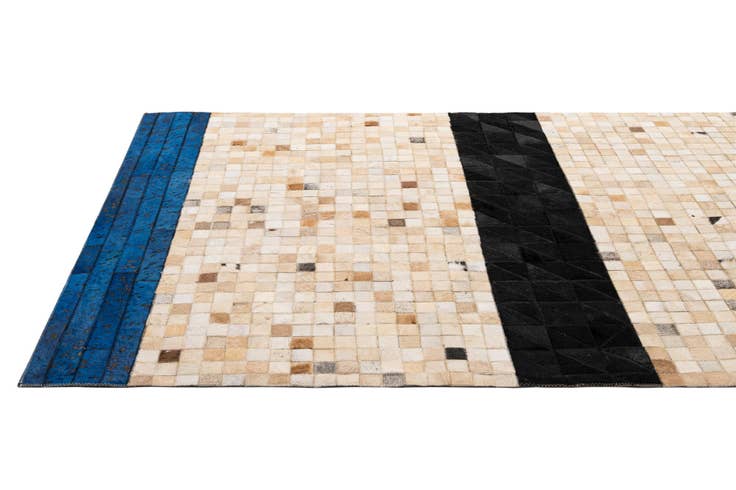 Detail image of 4' 3 x 6' 2 Cowhide - Patchwork Rug