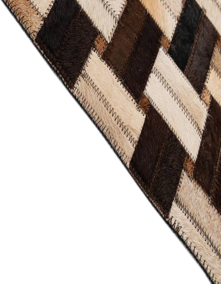 Detail image of 3' 11 x 5' 11 Cowhide - Patchwork Rug