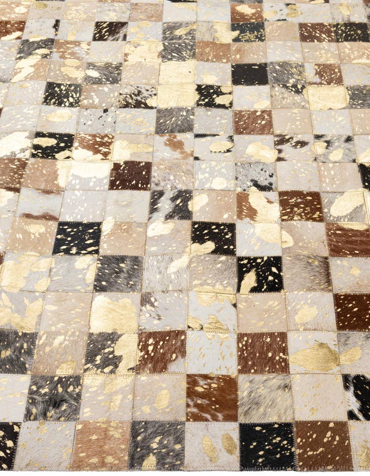 Detail image of 4' 1 x 6' 1 Cowhide - Patchwork Rug