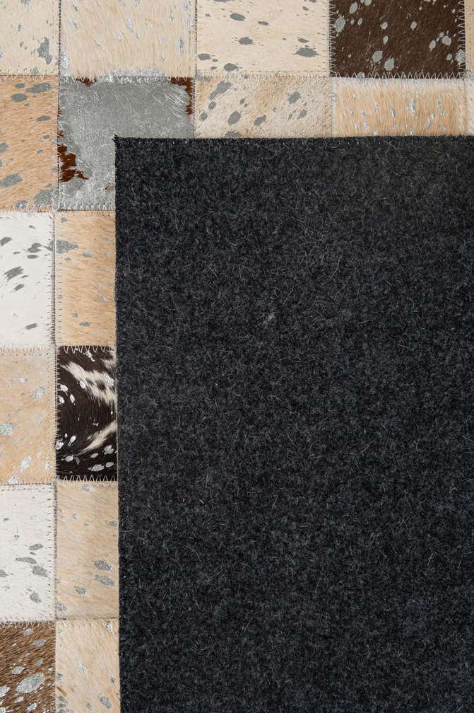 4' 1 x 6' Cowhide - Patchwork Rug