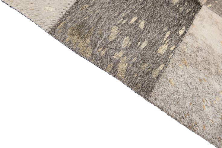 Detail image of 4' x 5' 10 Cowhide - Patchwork Rug
