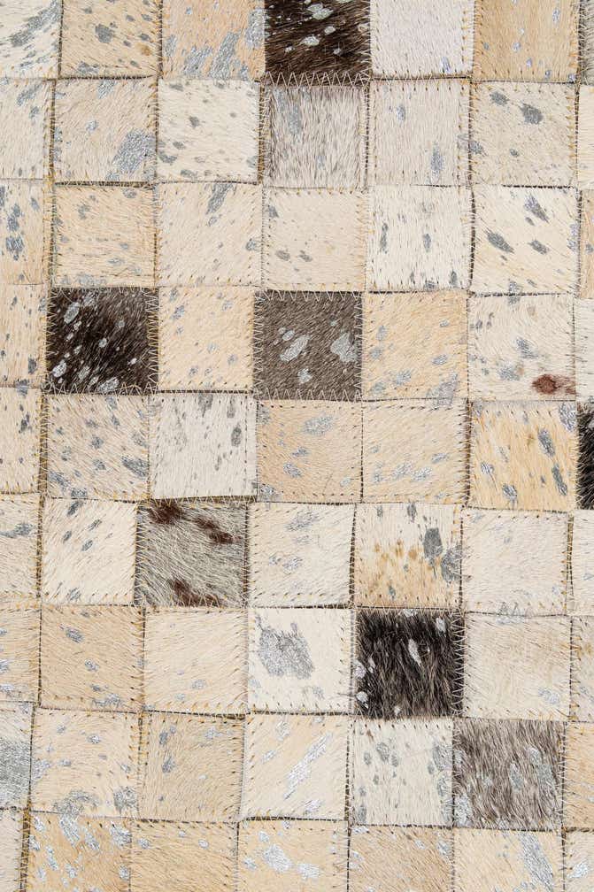 4' 1 x 6' Cowhide - Patchwork Rug
