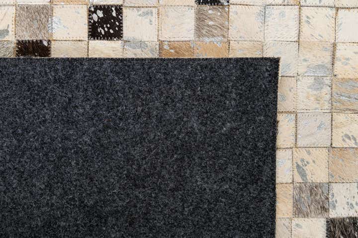 4' 1 x 6' Cowhide - Patchwork Rug