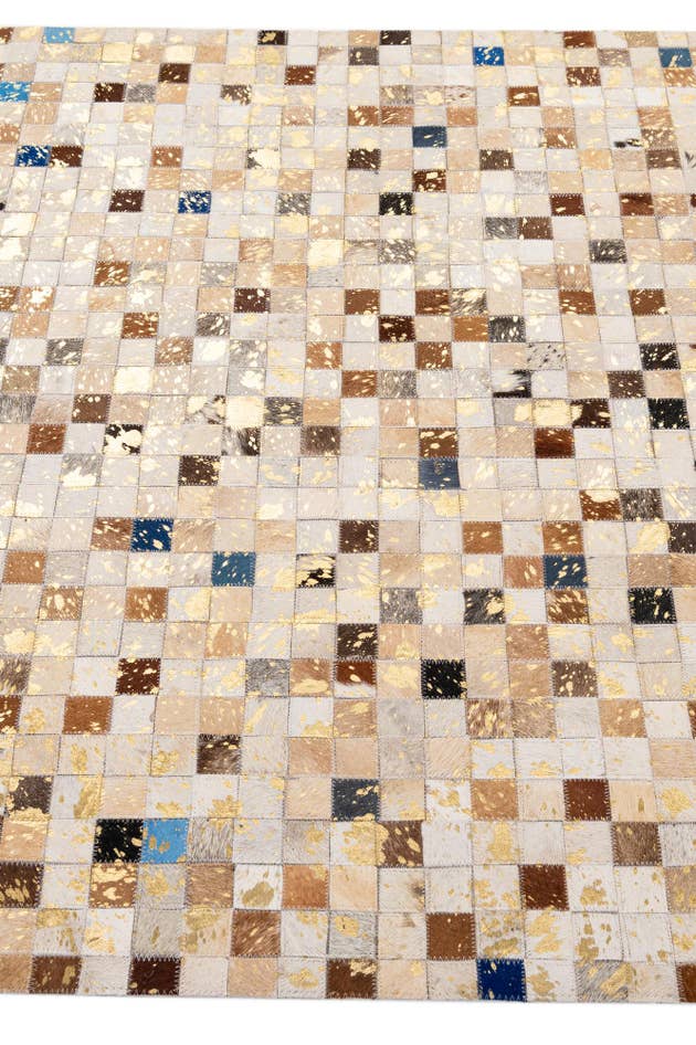 Detail image of 4' 1 x 6' Cowhide - Patchwork Rug