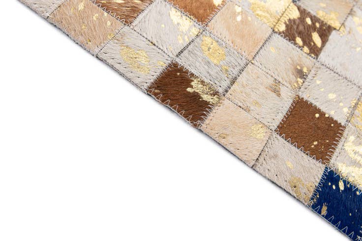 Detail image of 4' 1 x 6' Cowhide - Patchwork Rug