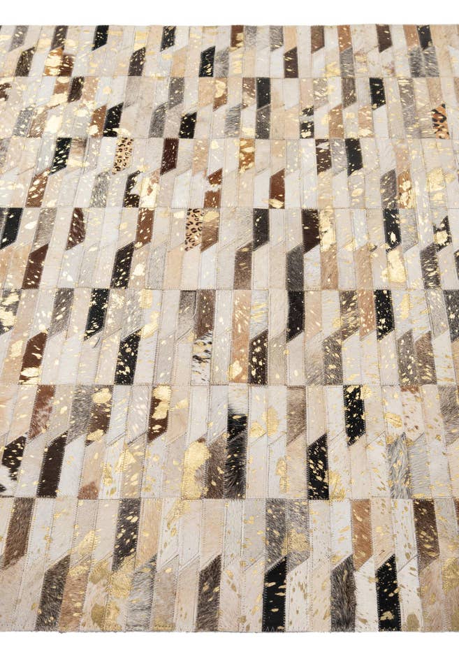 Detail image of 4' 2 x 5' 11 Cowhide - Patchwork Rug
