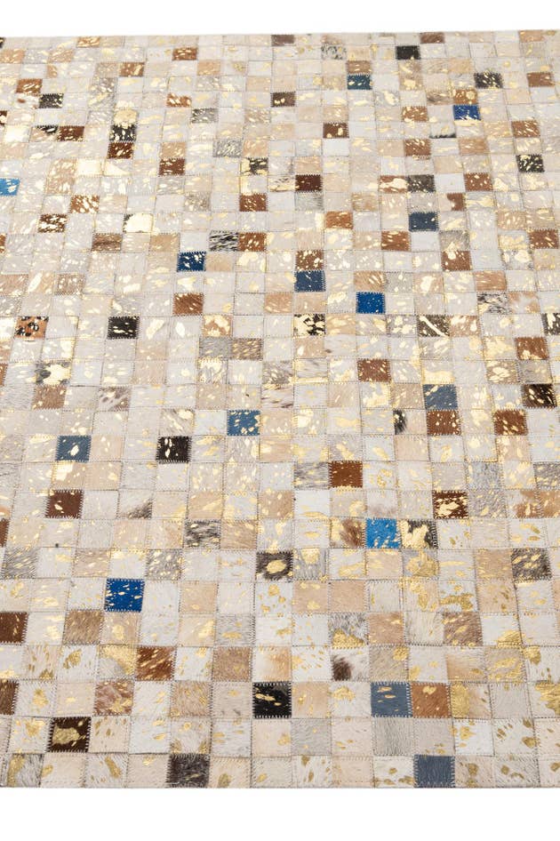 Detail image of 4' 1 x 6' 1 Cowhide - Patchwork Rug