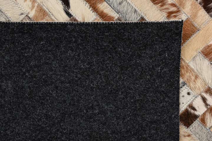 5' x 7' 8 Cowhide Leather Rug