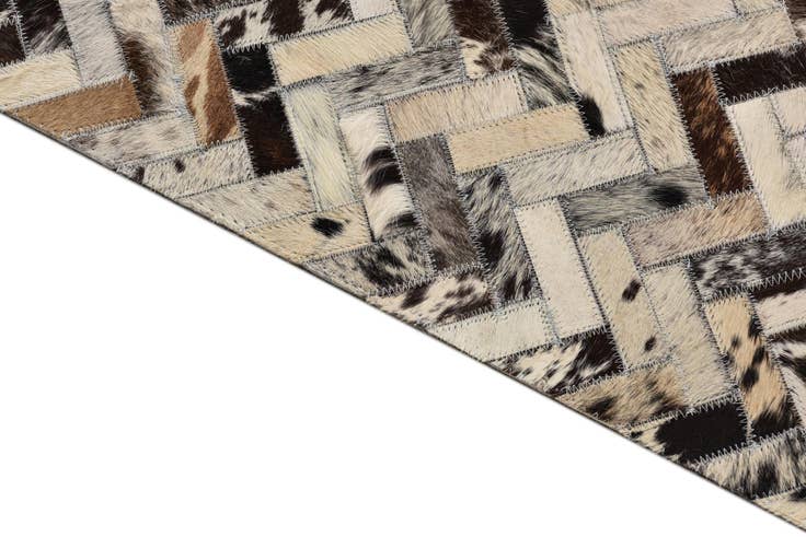 Detail image of 5' x 7' 10 Cowhide Leather Rug