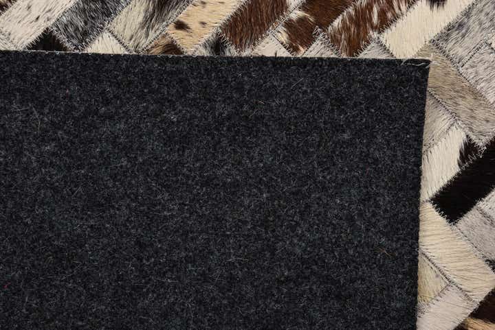 5' x 7' 10 Cowhide Leather Rug