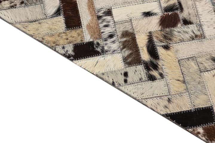5' x 7' 10 Cowhide Leather Rug