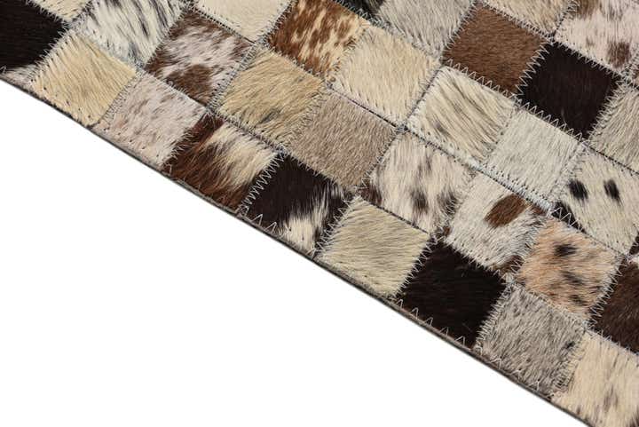 5' 2 x 8' Cowhide Leather Rug