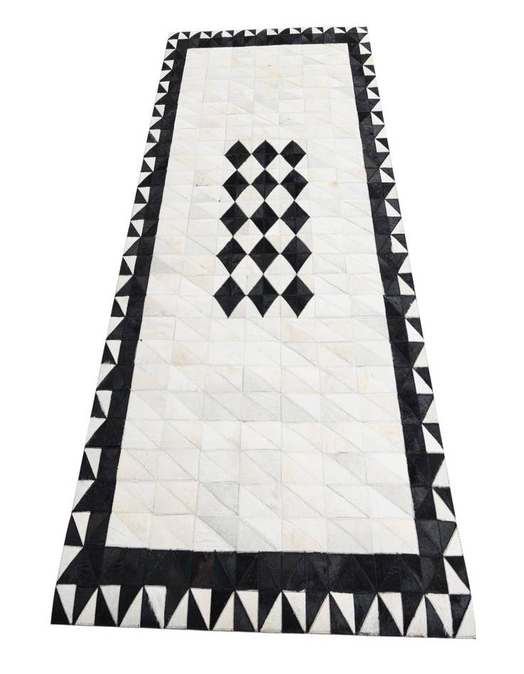 Detail image of 5' x 7' 10 Cowhide Leather Rug