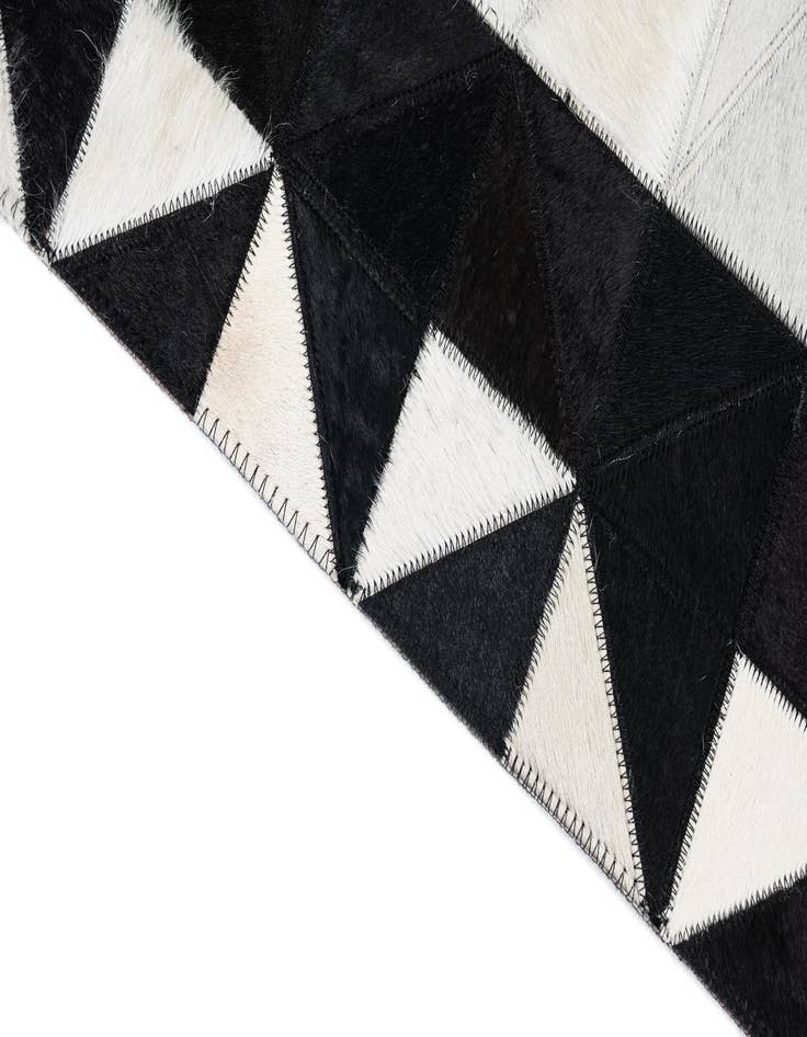 Detail image of 5' x 7' 10 Cowhide Leather Rug