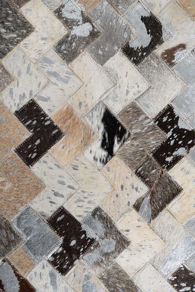 5' x 7' 10 Cowhide Leather Rug