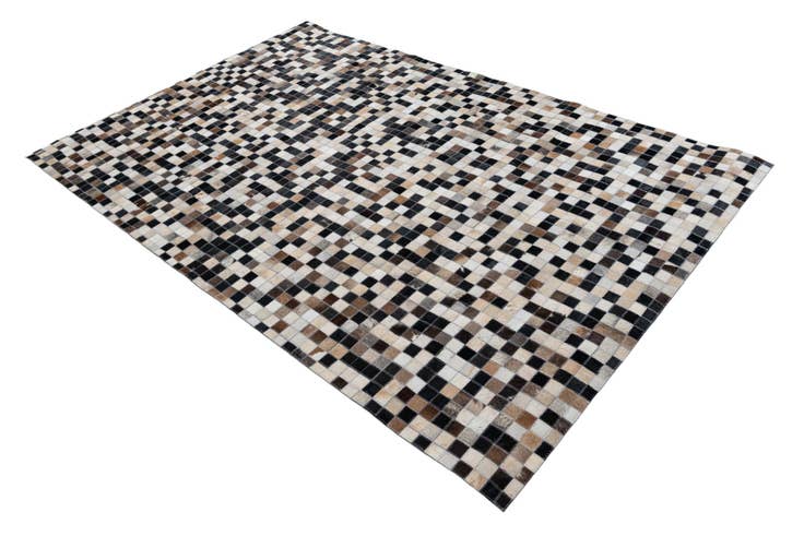 Detail image of 5' x 7' 10 Cowhide Leather Rug