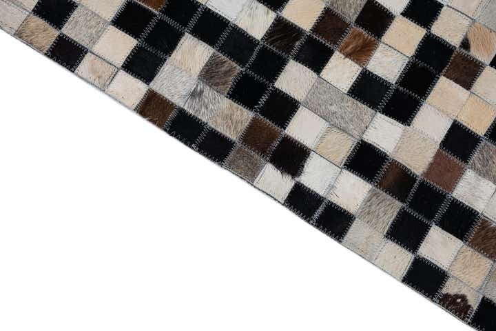 5' x 7' 10 Cowhide Leather Rug