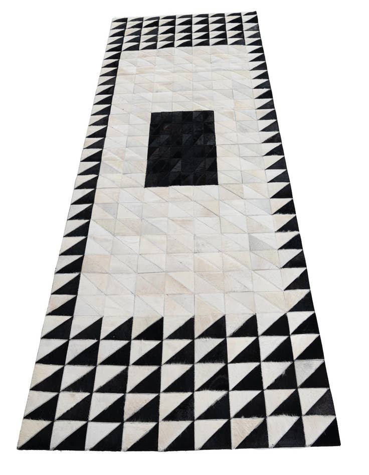 Detail image of 5' x 7' 10 Cowhide Leather Rug