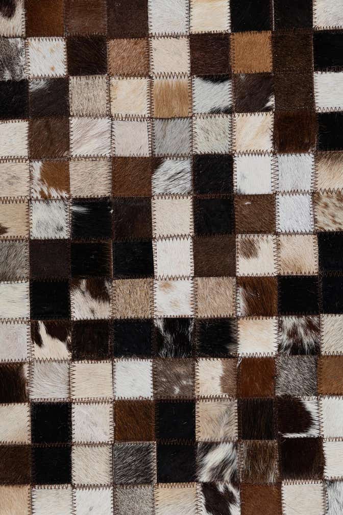 8' 2 x 10' Cowhide Leather Rug