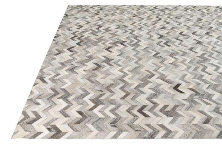 8' 1 x 10' Cowhide Leather Rug