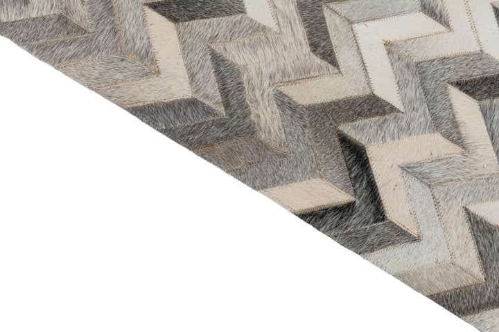 8' 1 x 10' Cowhide Leather Rug