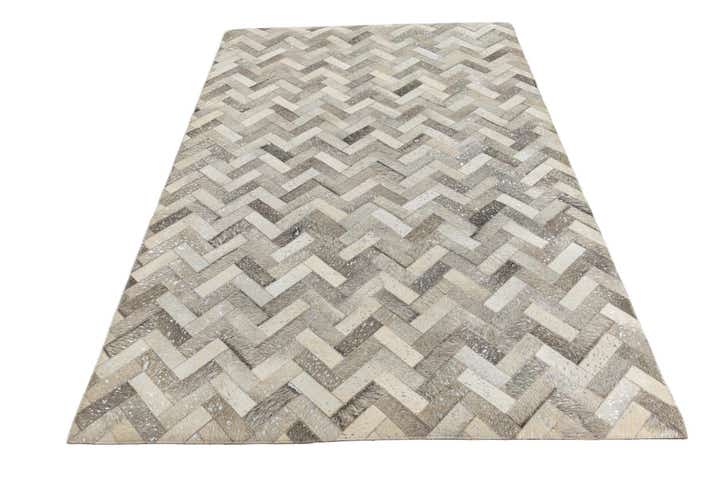 5' x 7' 10 Cowhide Leather Rug