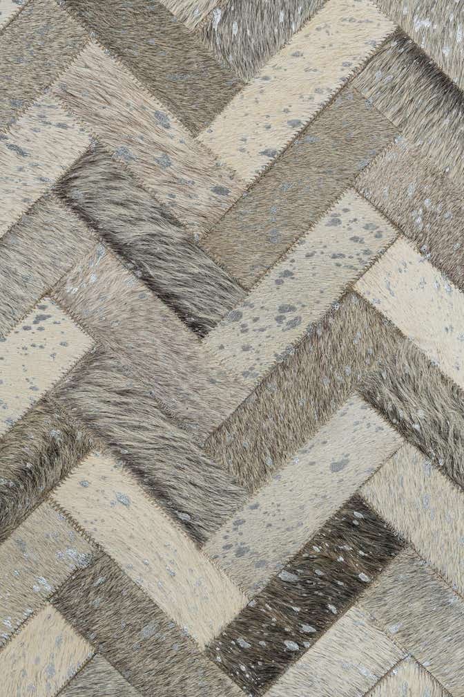 5' x 7' 10 Cowhide Leather Rug